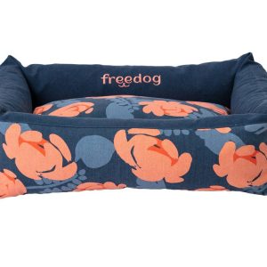 Freedog Flower’s canopy bed